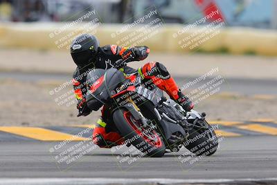 media/Jan-15-2023-SoCal Trackdays (Sun) [[c1237a034a]]/Turn 2 Set 2 (1155am)/